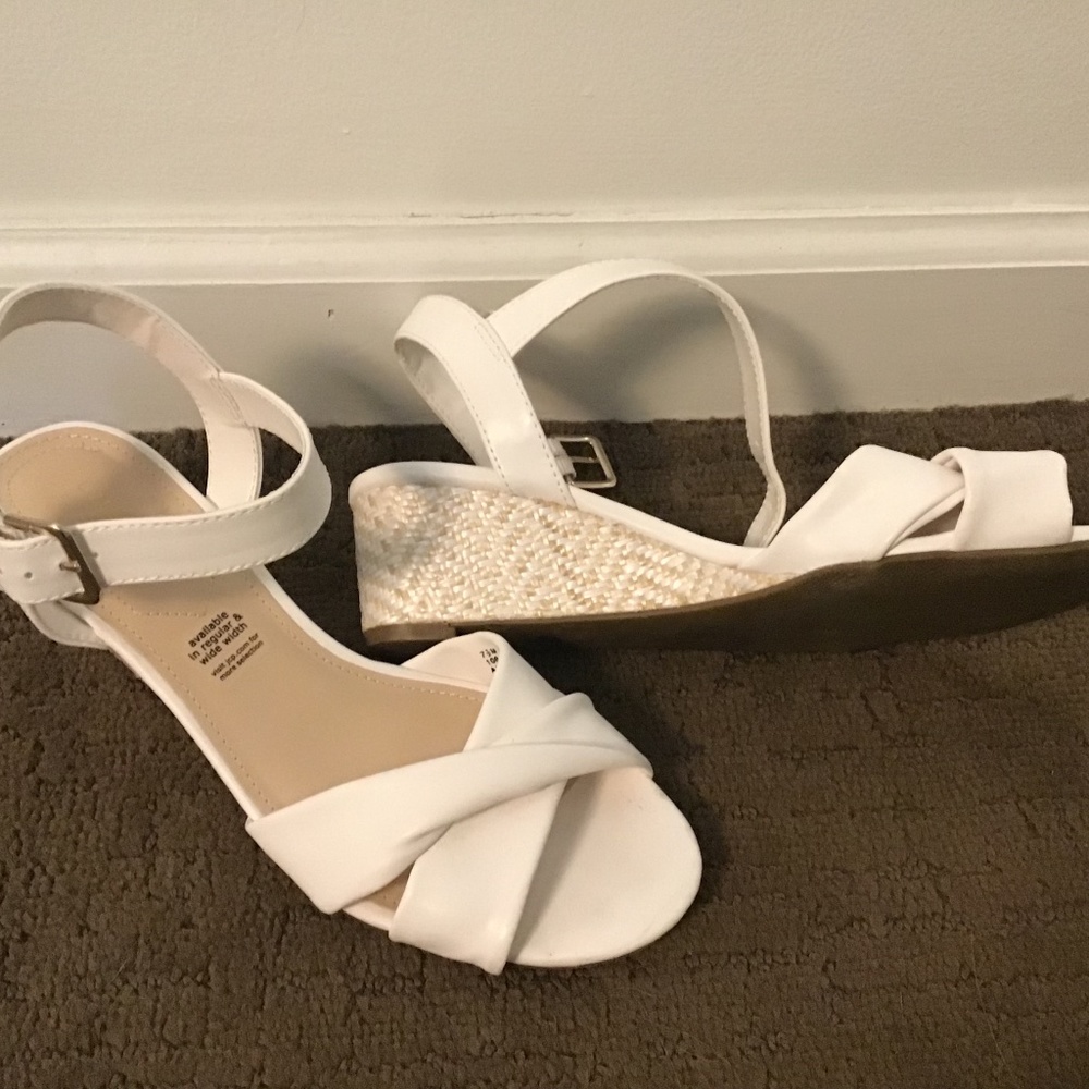 Liz Claiborne white sandals